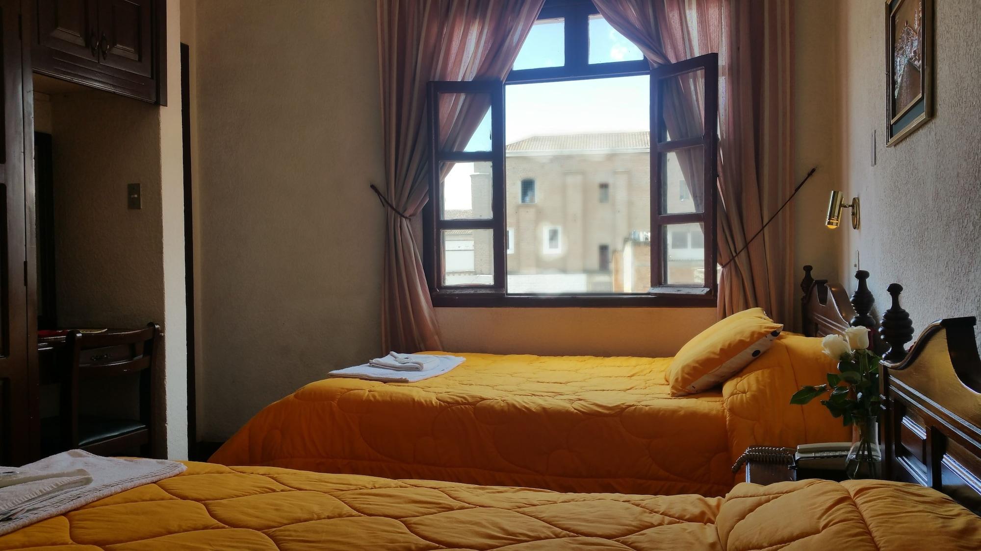 Hotel Huasi Continental Кито Экстерьер фото