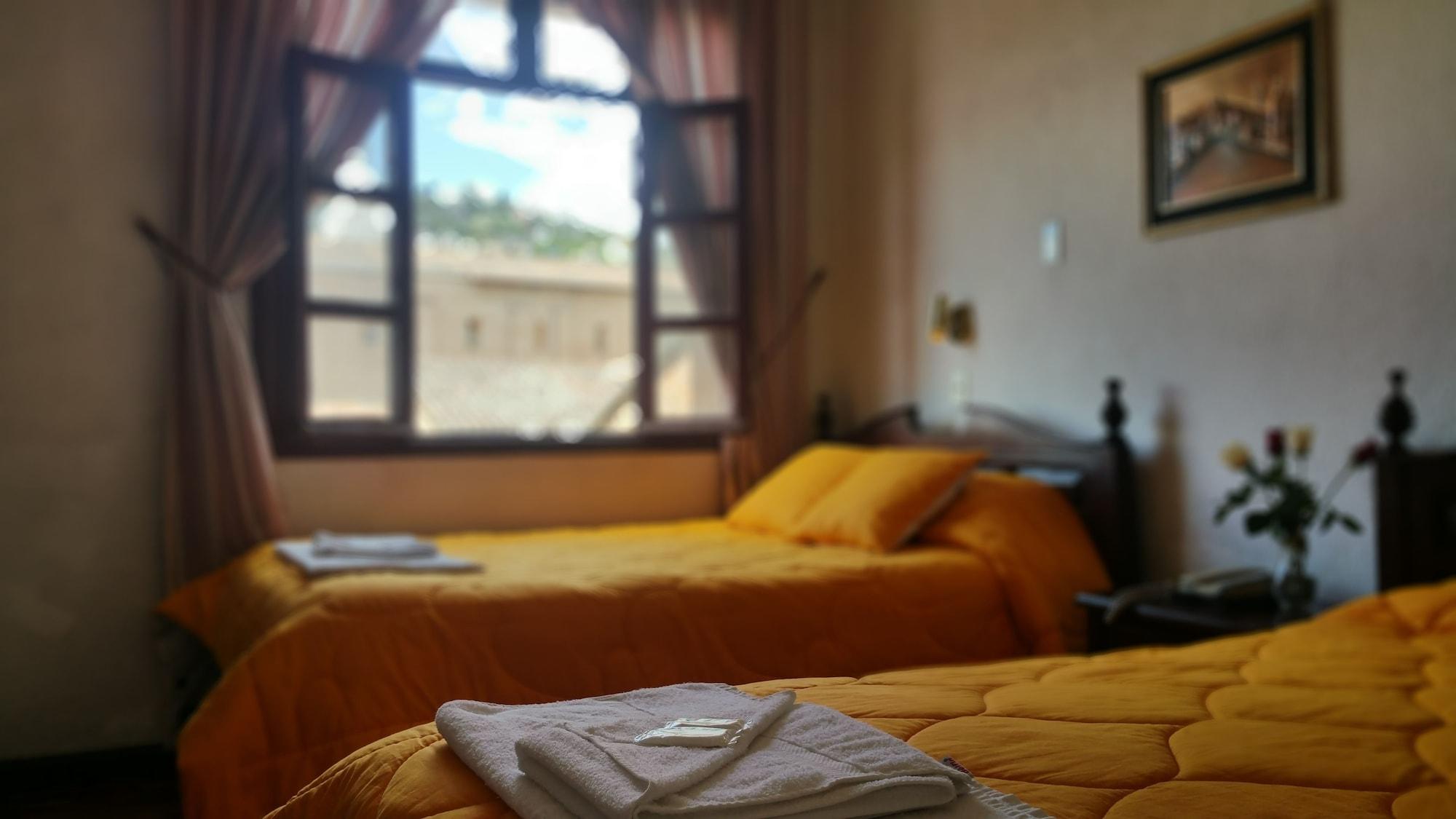 Hotel Huasi Continental Кито Экстерьер фото
