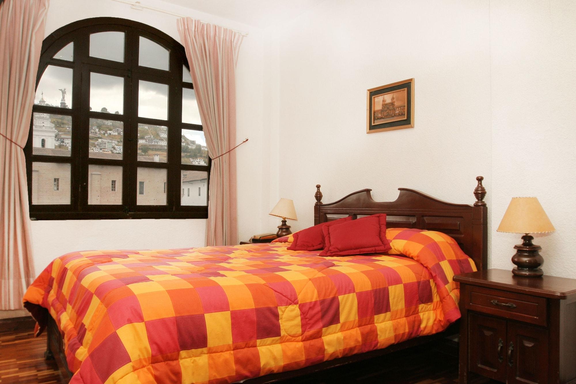 Hotel Huasi Continental Кито Экстерьер фото
