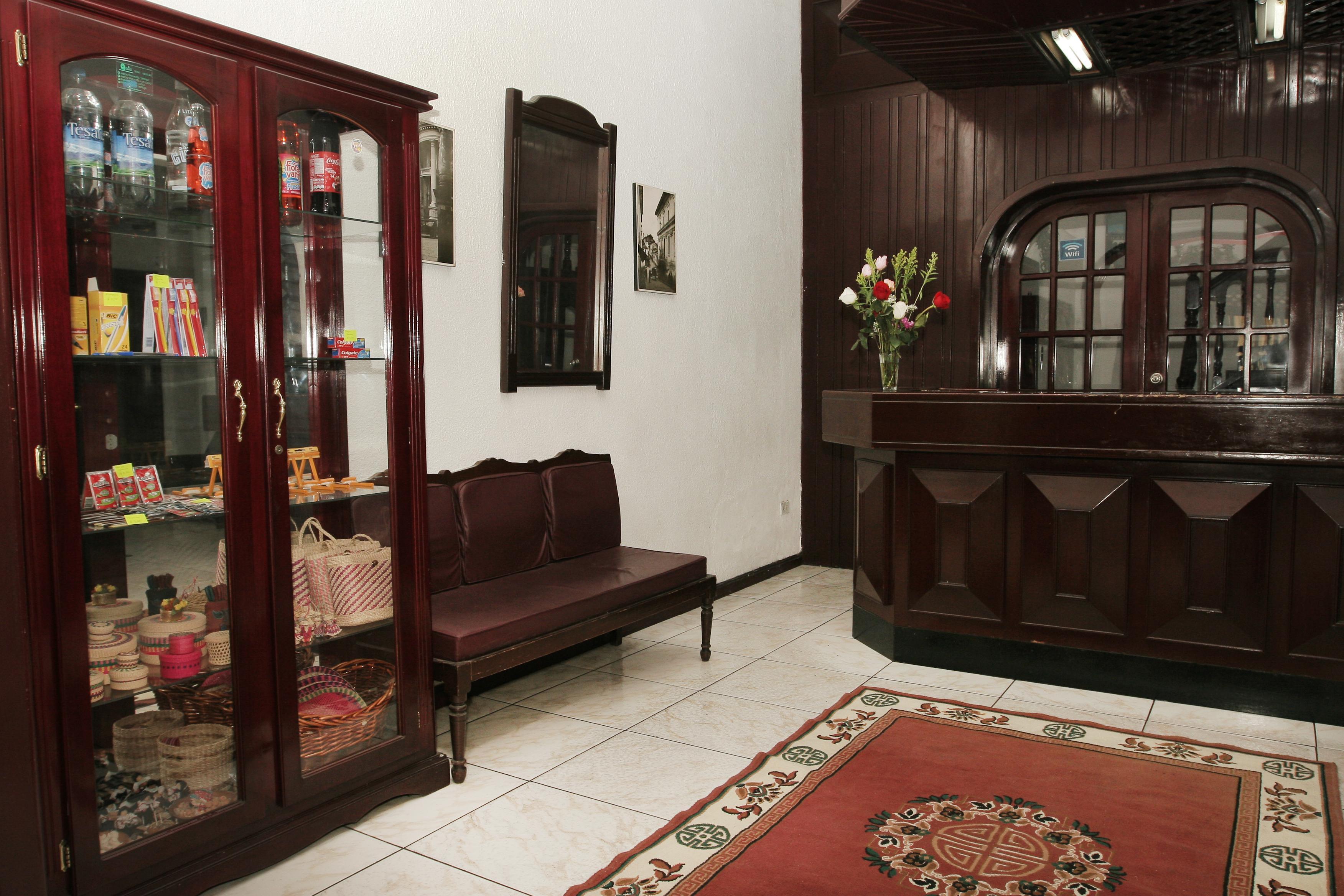 Hotel Huasi Continental Кито Экстерьер фото