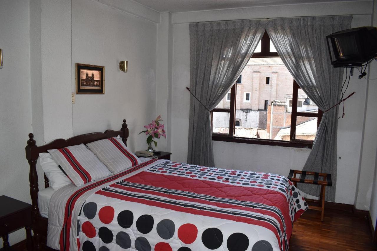Hotel Huasi Continental Кито Экстерьер фото